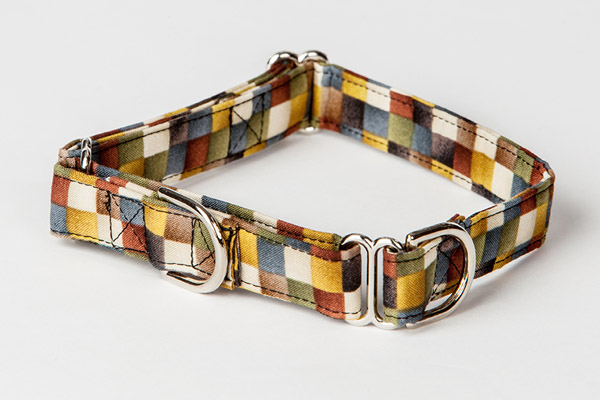 Martingale collars with patterned fabric